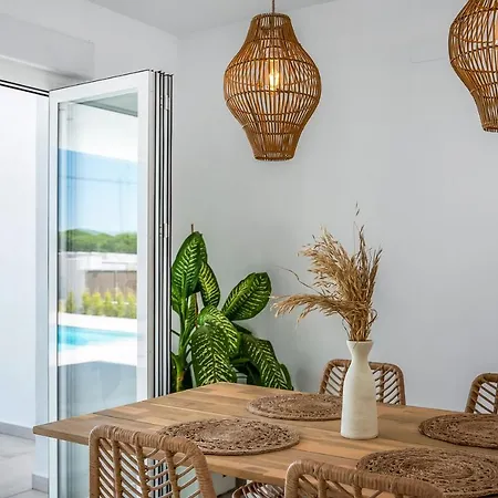 בית כפרי Casa Robert *